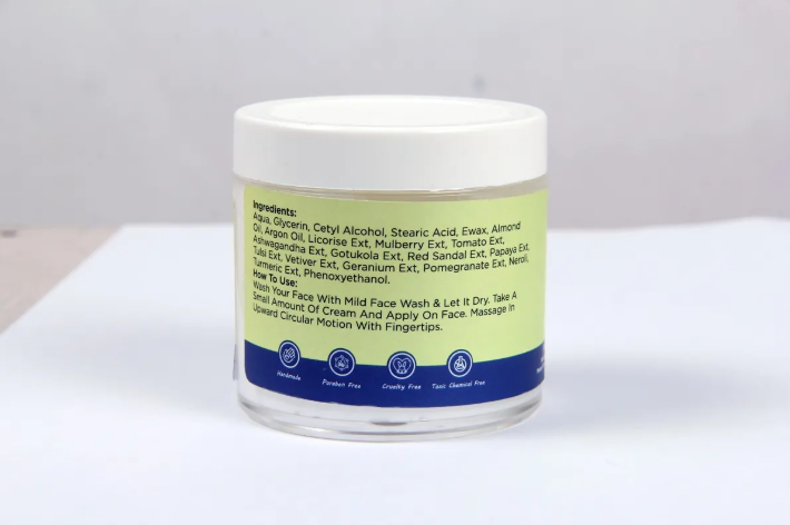 5 In One Cream (Reduce Dark Pots, Removes Freckles & Pimpels Removes Suntan , Makes Skin Glowing , Even Skintone )